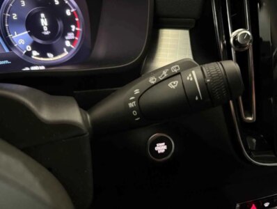VOLVO XC40 T2 129CV BVA CORE -  101144