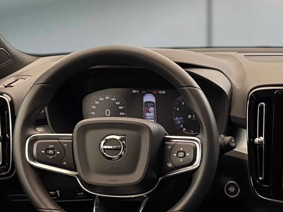 VOLVO XC40 T2 129CV BVA CORE - 98223 VOLVO XC40 T2 129CV BVA CORE - 98223