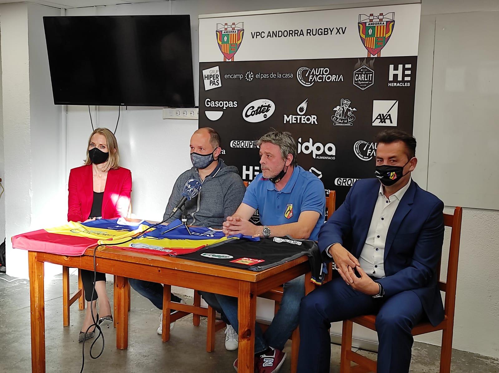 Nous sommes heureux d'annoncer qu'Autofactoria sera sponsor officiel de la Fédération andorrane de rugby et du club VPC Andorra ! Dans le cadre de ce partenariat ce sont également le rugby à 7 et l'école de rugby qui porteront nos couleurs 💪🏻 